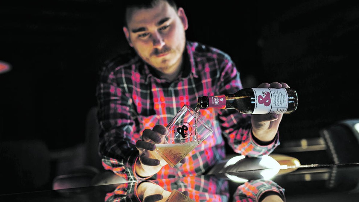 “Totes les cerveses artesanes et donen alguna cosa més”