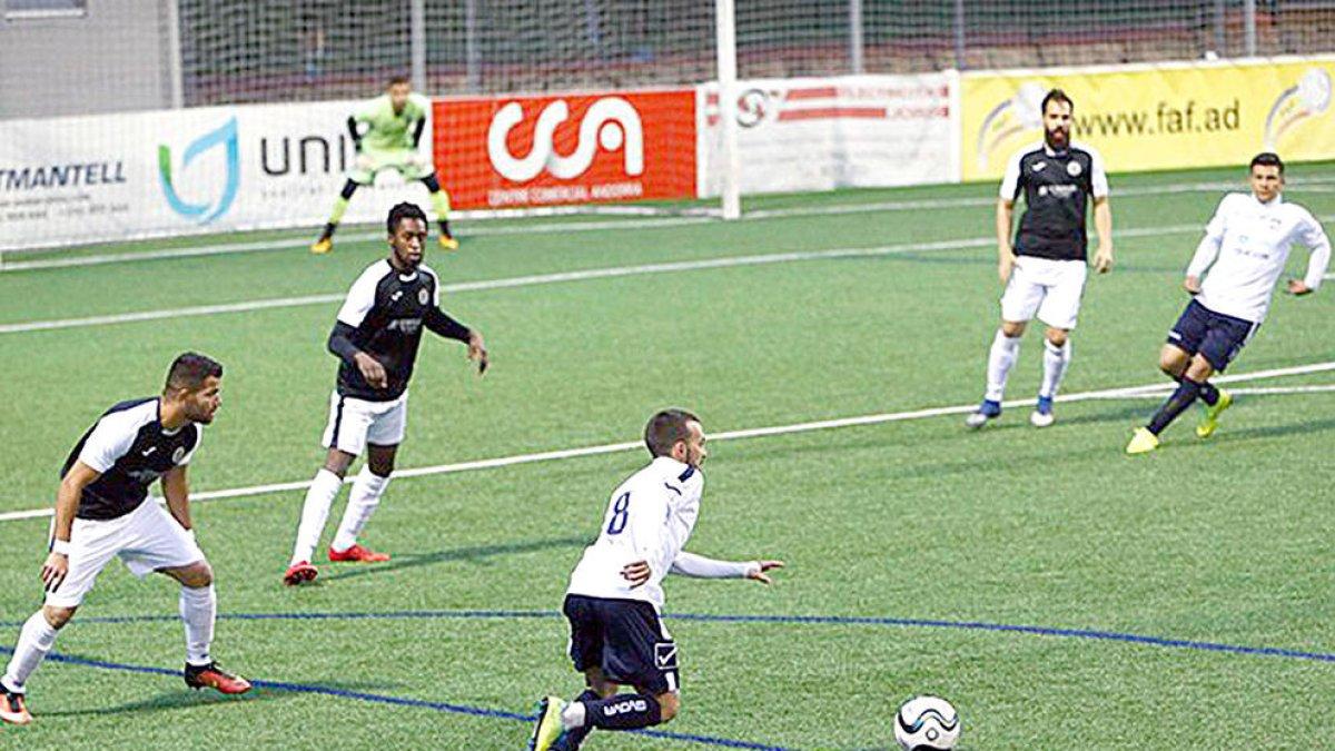 Carroi i Lusitans es juguen l'últim lloc a primera