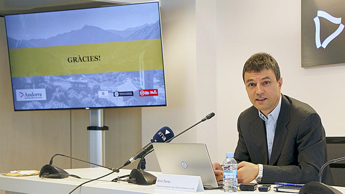 El bus turístic espera atreure uns 3.000 passatgers a l'estiu