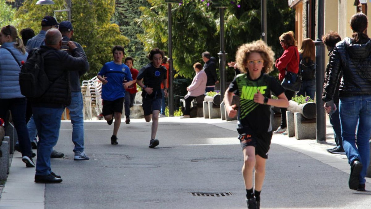 Cros de l'escola francesa amb 230 alumnes