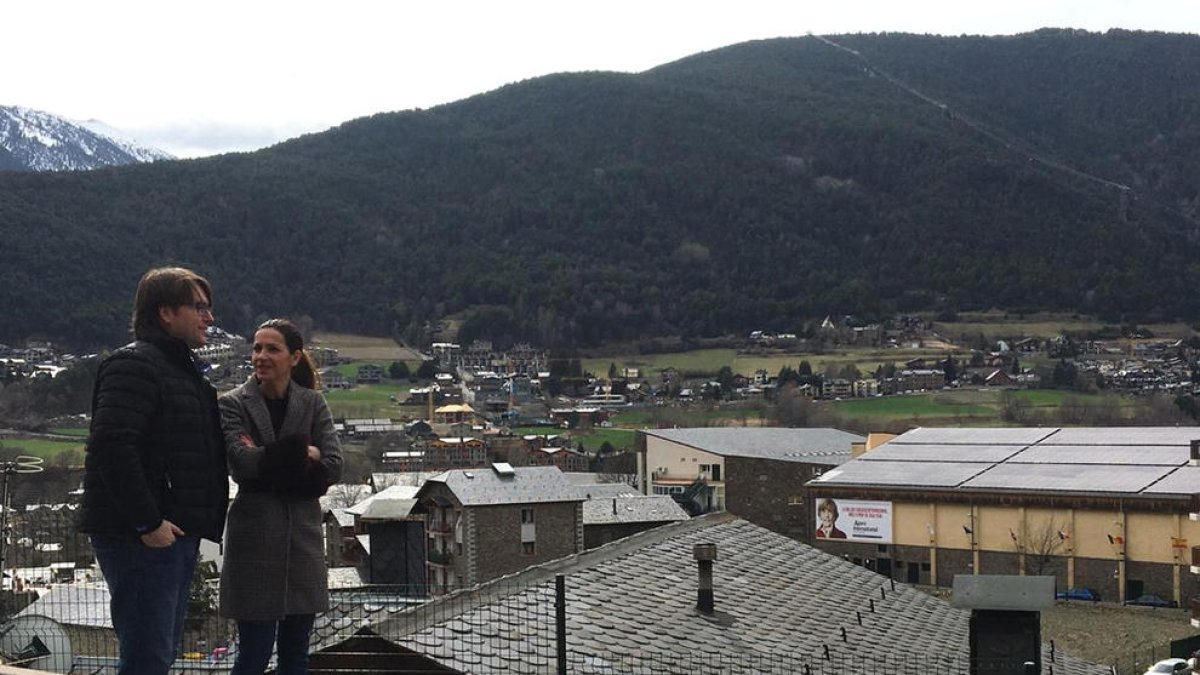 Carles Naudi aposta per implantar un servei de “cotxe compartit elèctric ”