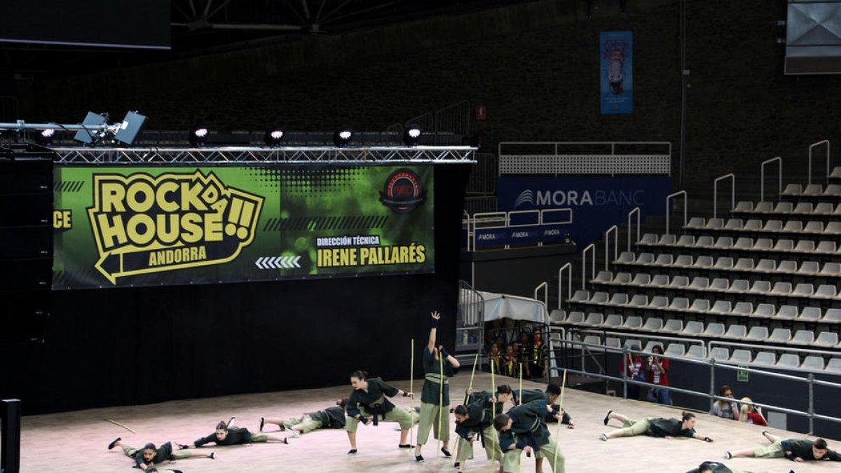 La dansa urbana aplega 800 ballarins a la capital