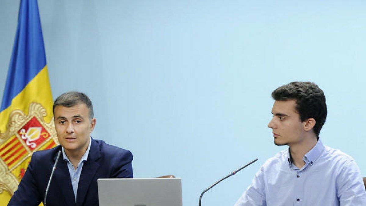 Medi Ambient prepara una campanya per reduir plàstics als supermercats