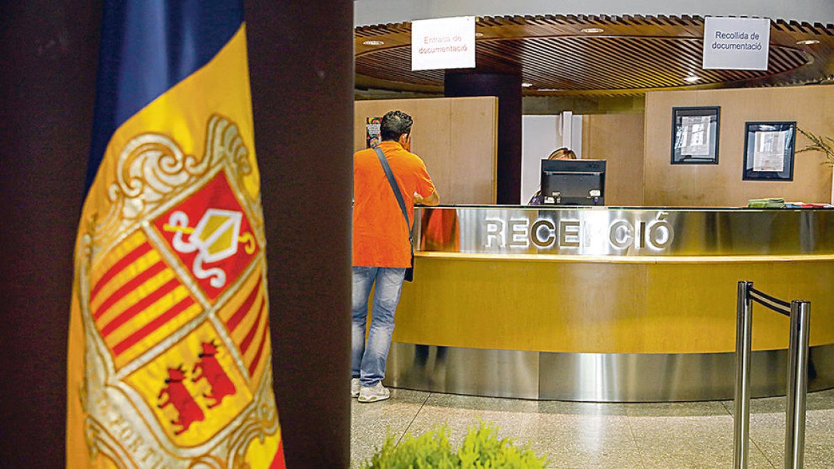 Els tràmits al Govern i als comuns, bloquejats