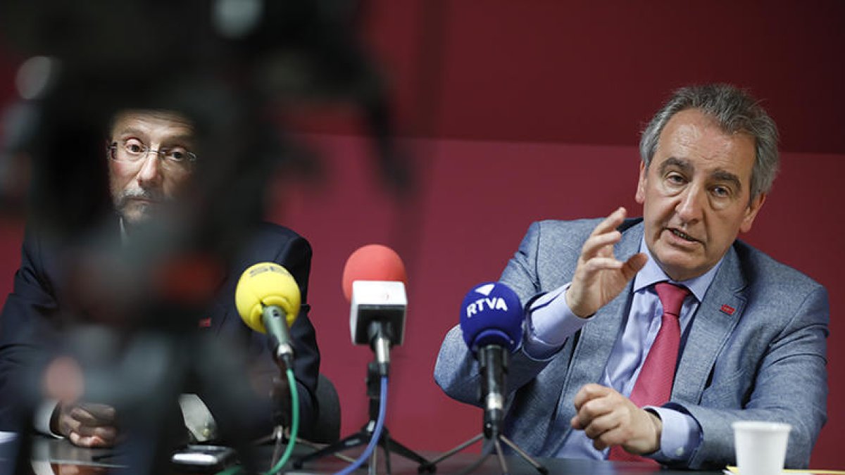 Bartumeu titlla el pacte entre el PS i els liberals de “pati de col·legi”