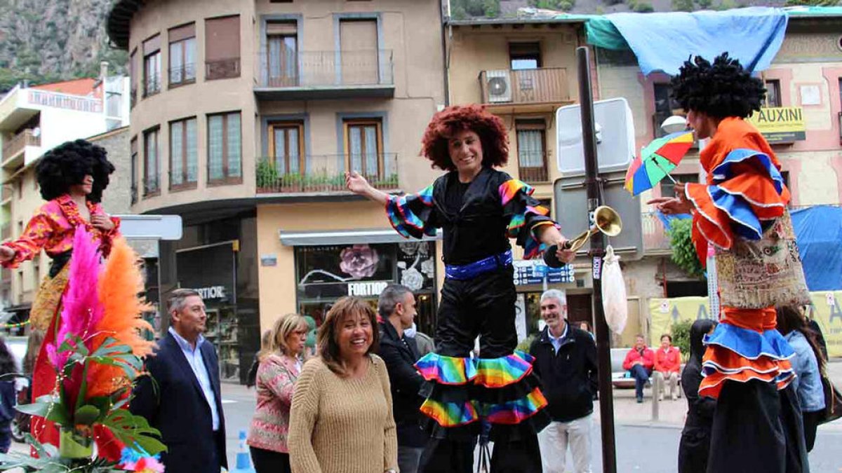 De copes omple el centre històric d'ambient tropical