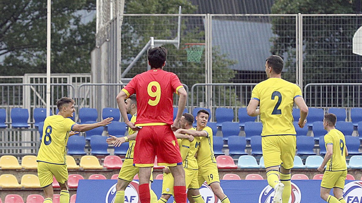 La selecció rep un dur correctiu davant de Kosovo i és última