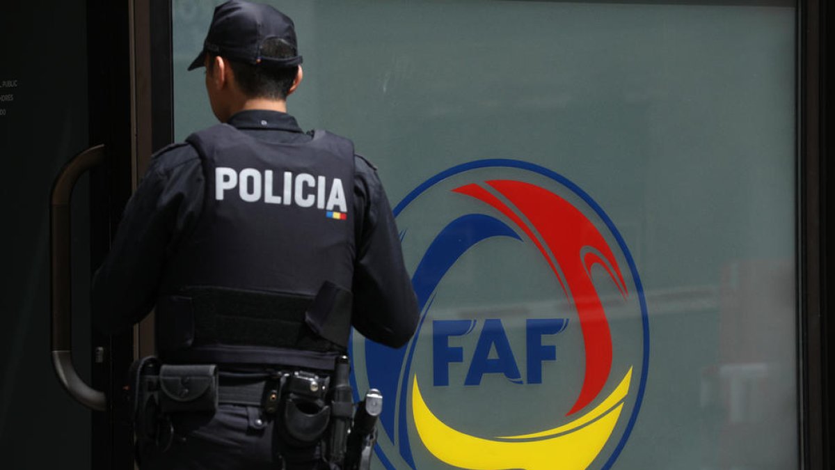 L'operació cautxú des de fora