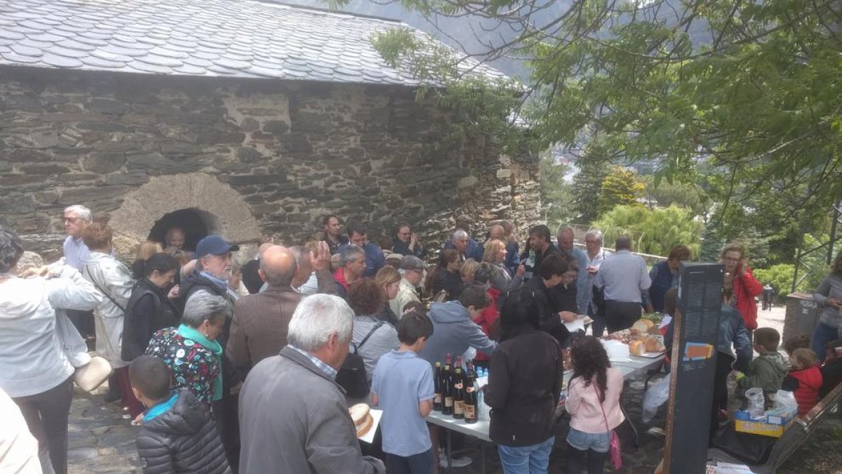 Una cinquantena de persones celebren la Diada de Sant Romà de Vila