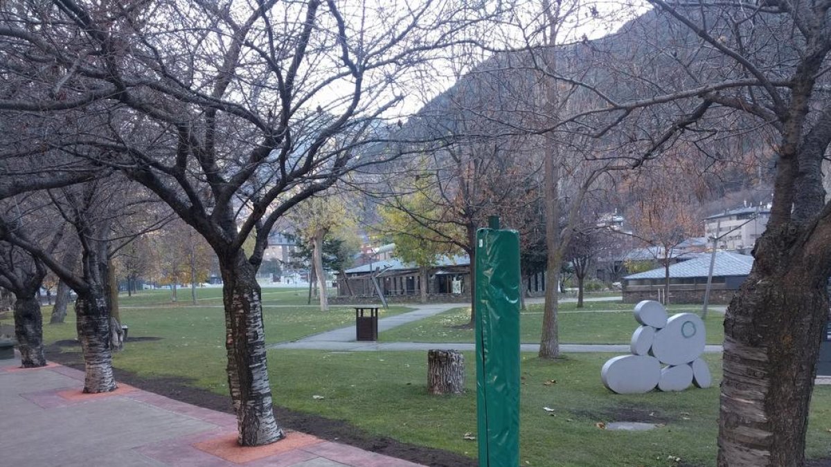 El Parc Central no registra cap incident tot i romandre obert