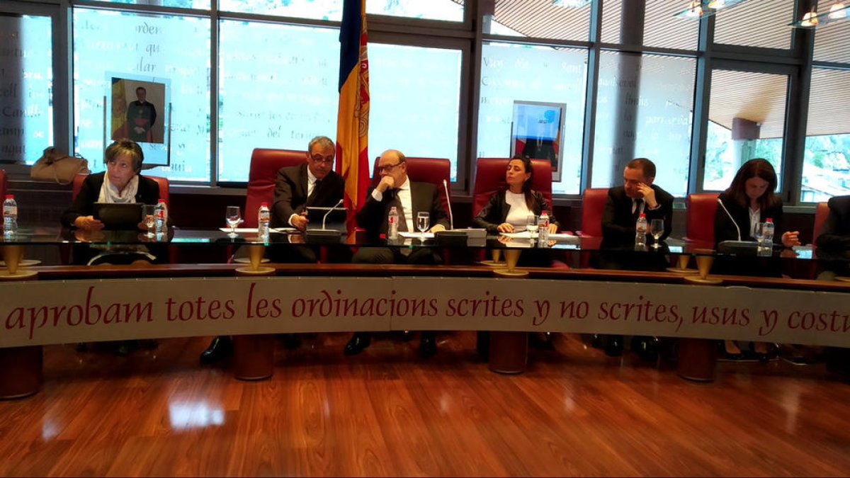 Canillo rep tres denúncies de veïns pels pisos turístics il·legals