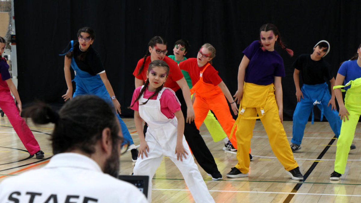 Uns 400 participants a l'onzè campionat de dansa