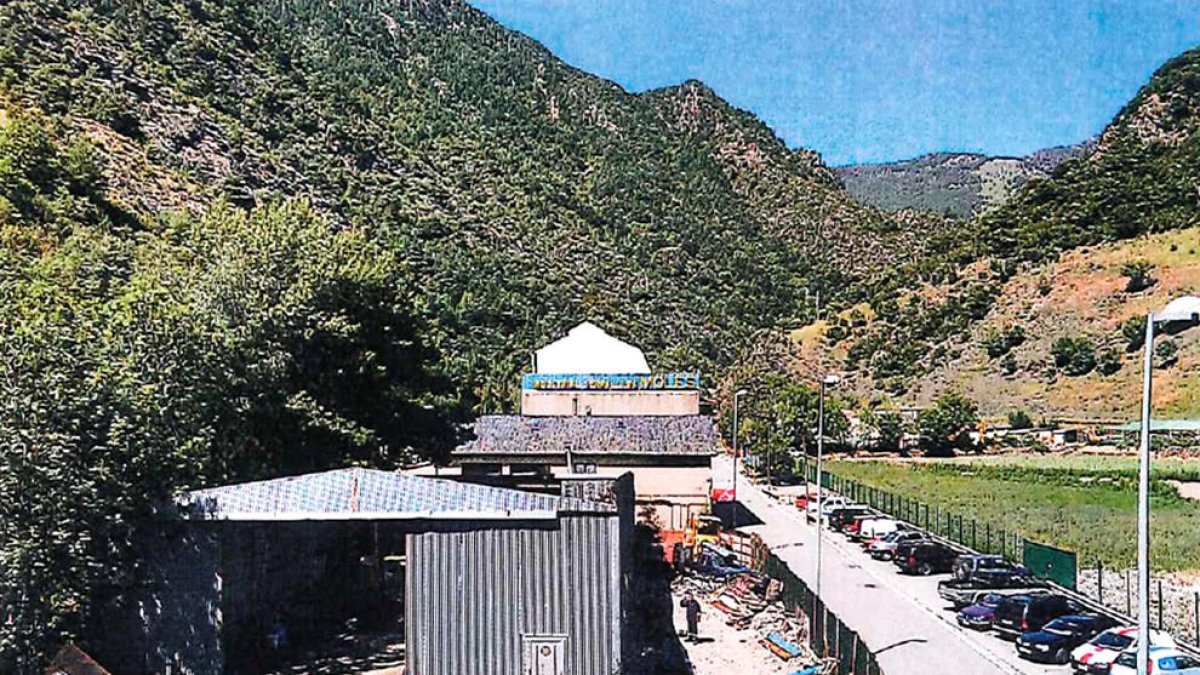 Les obres en una nau de Joan Albert Farré a Aixovall arriben a la Batllia