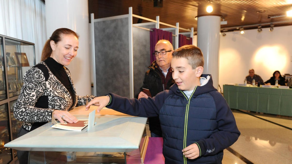 Cues per votar i esmorzar