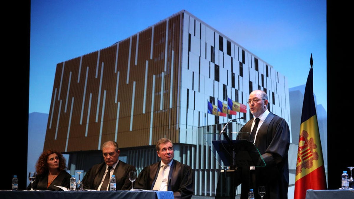 El TC accepta recusar la batlle Cascales en tots els casos de BPA