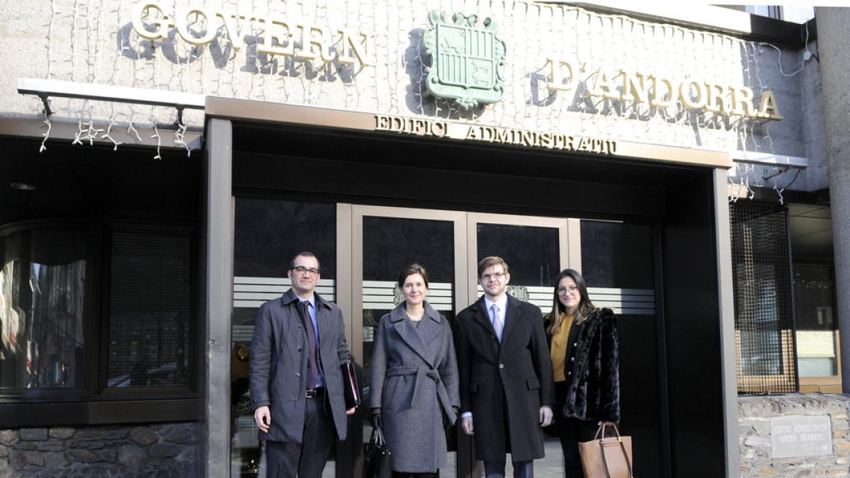 Visita de representants de l'OSCE per avaluar el procés electoral abans dels comicis