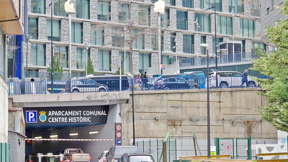 Canvis a l'entrada al pàrquing del centre històric per obres