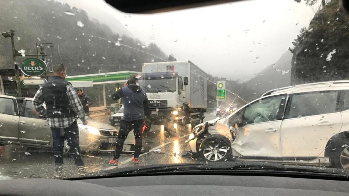 El xoc d'un conductor ebri col·lapsa Racons