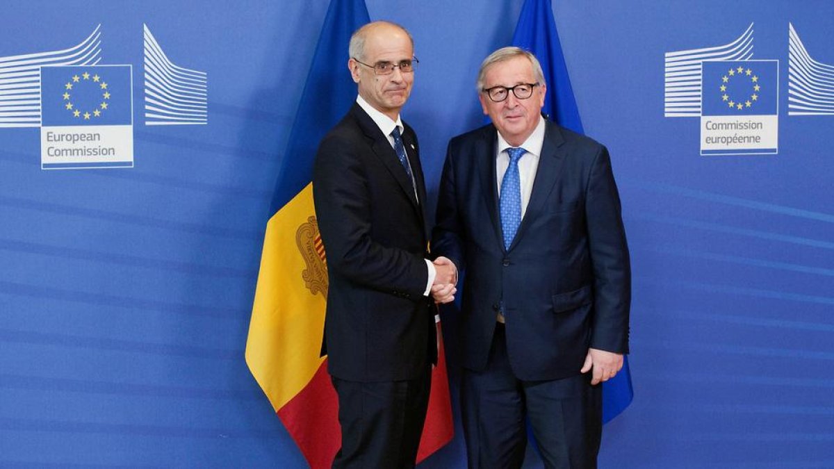 Martí insisteix a Juncker en la necessitat de mantenir les quotes d'immigració