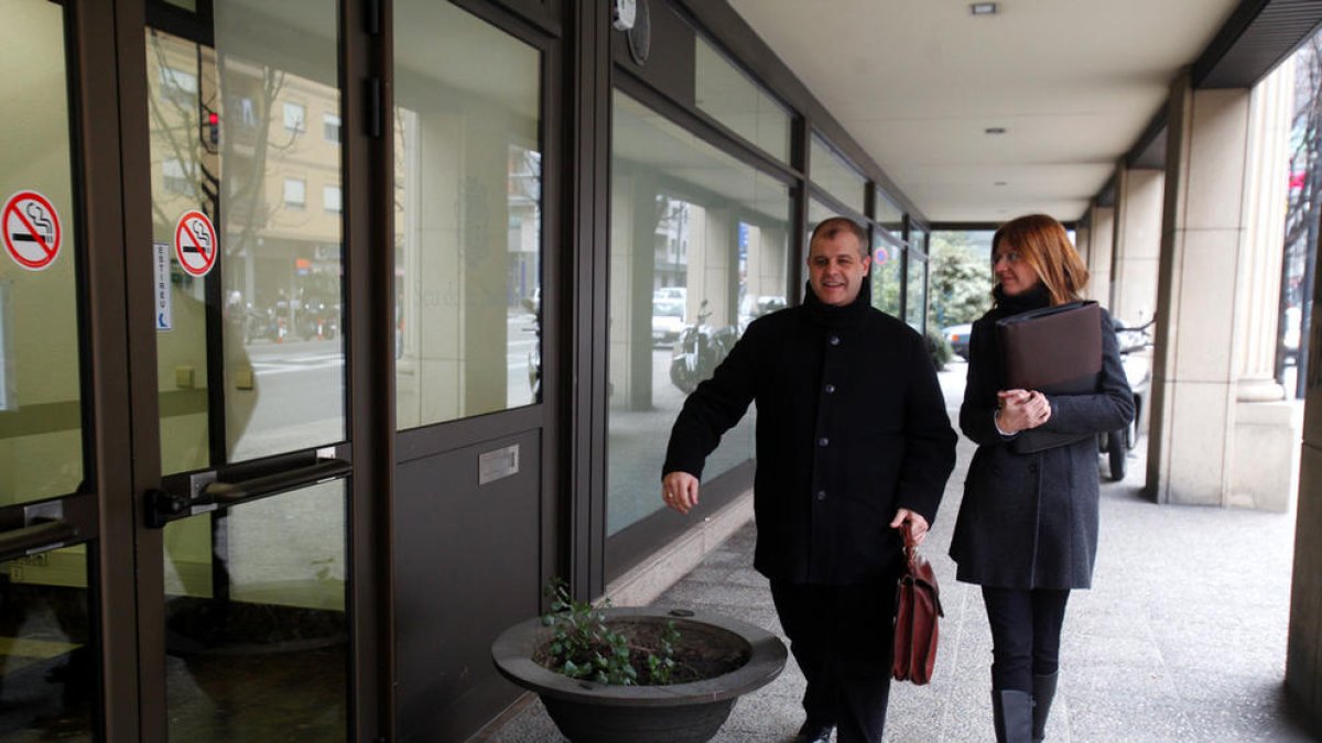 Silvestre estén les recusacions a tots els casos en què exerceix d'advocat