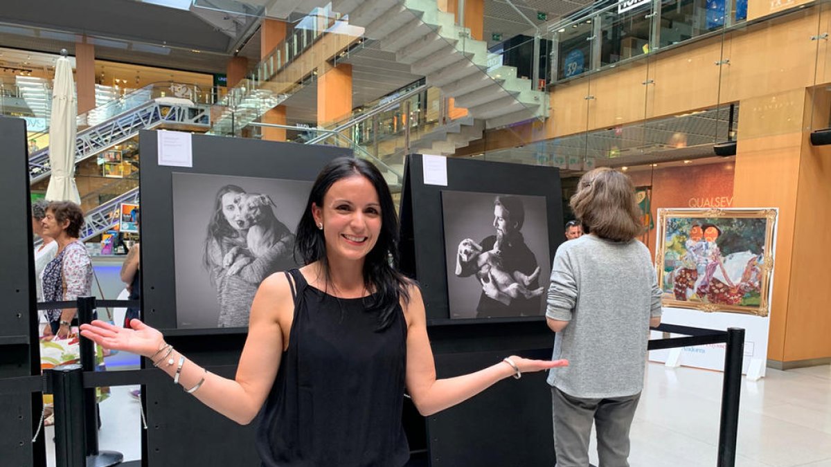 'El meu gos i jo', en fotos al vestíbul d'Illa Carlemany