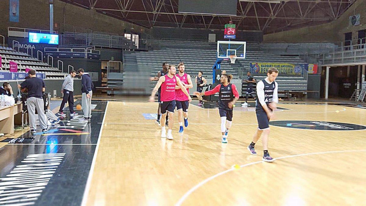 Els d'Ibon Navarro afronten un partit exigent a Vitòria