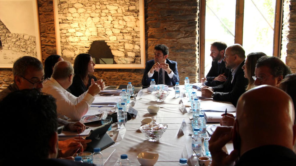 L'analítica inicial del cens d'ADN caní la pagaran els comuns