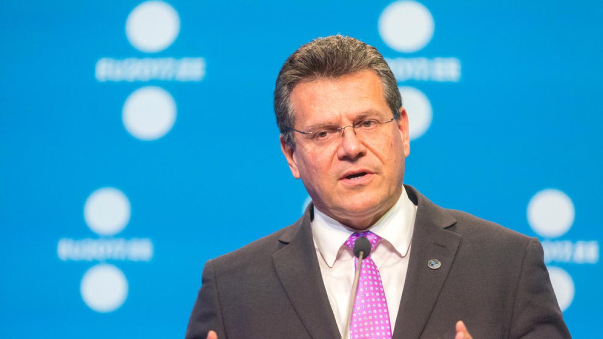 Brussel·les dona mig any als seus estats per millorar els plans climàtics