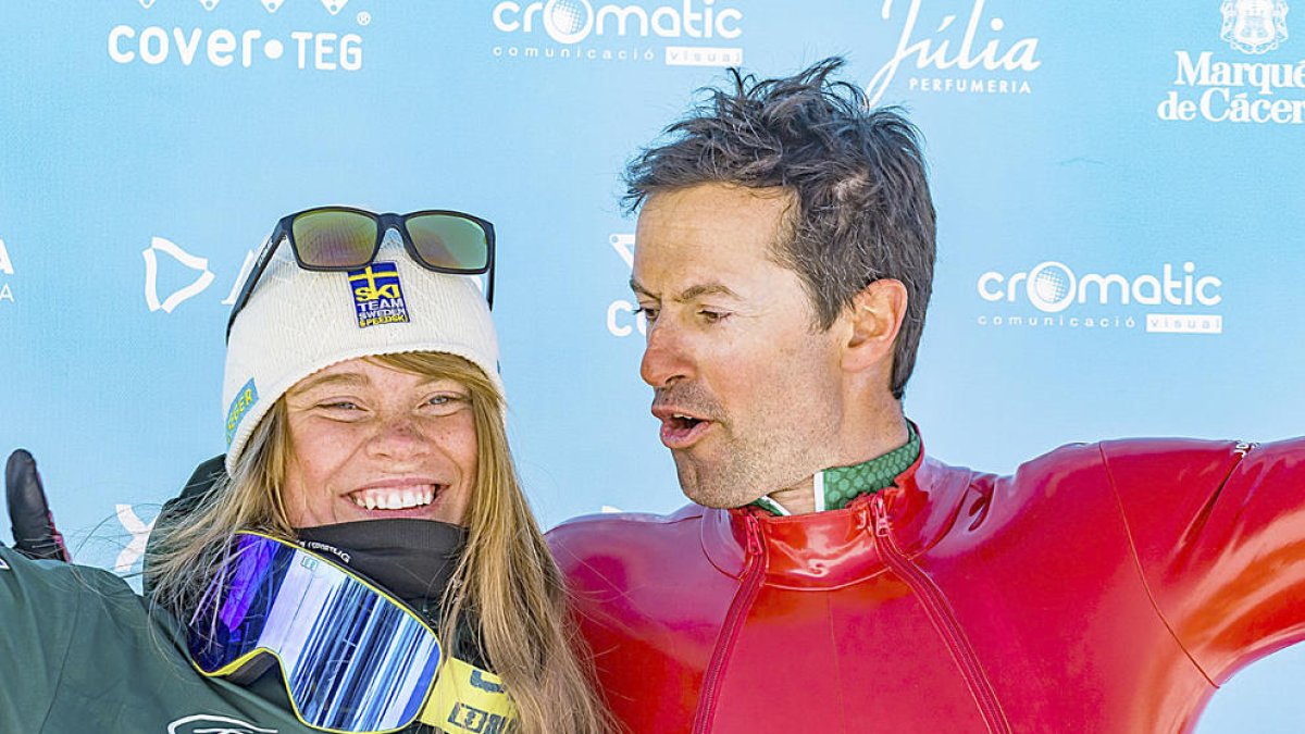 Origone i Backlund  aixequen els Globus d'Or