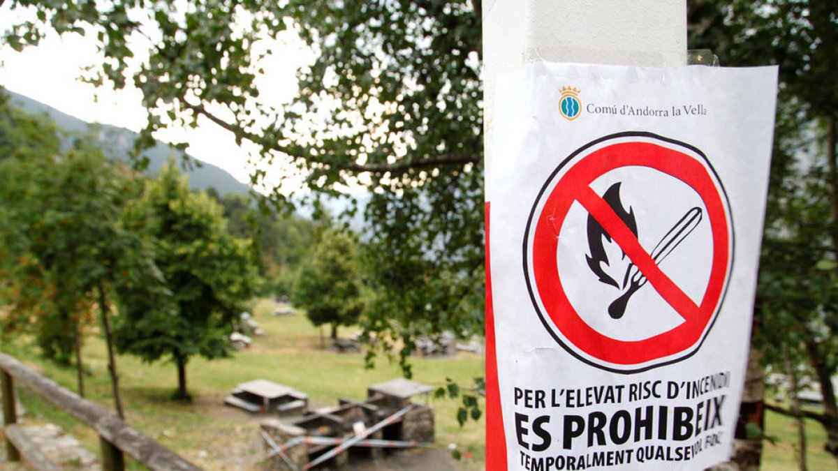 El comú suspèn el castell de focs i tanca el berenador de la Comella