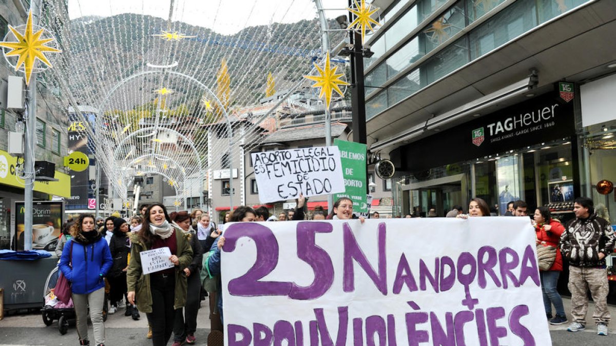 Stop Violències convoca una manifestació pels drets de les dones