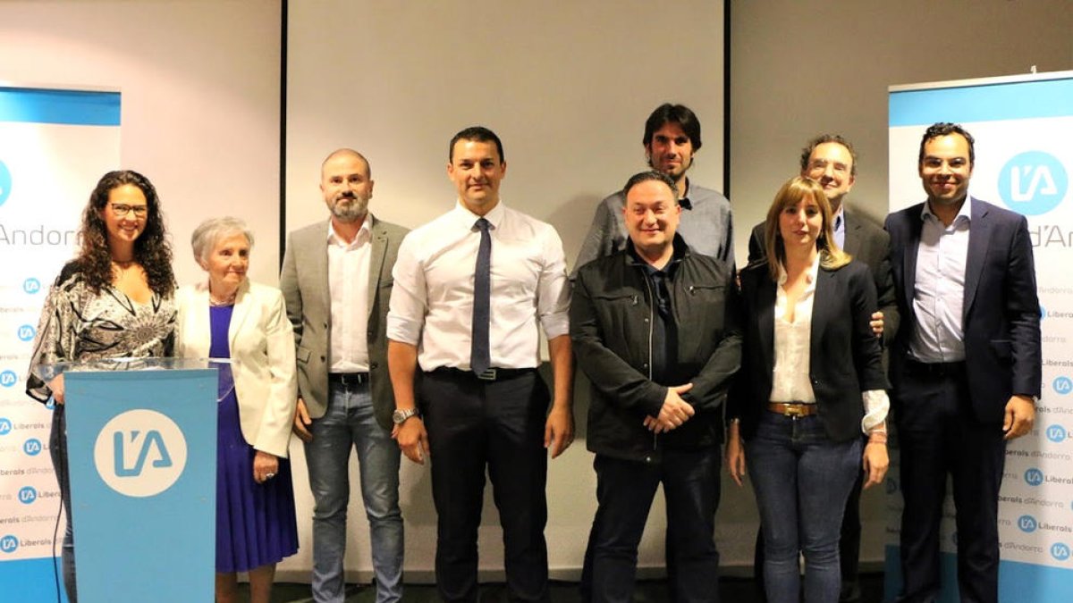 Gallardo diu que la decisió de pactes a les comunals és dels comitès