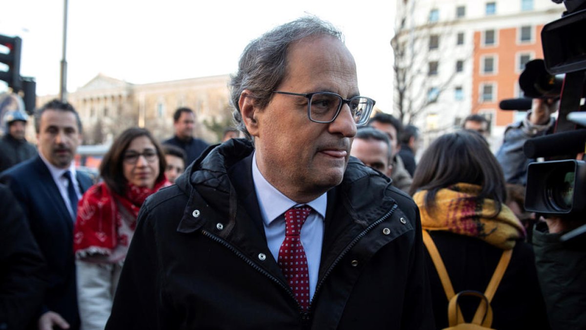 Govern central i Generalitat xoquen pels escortes de Torra a l'estranger