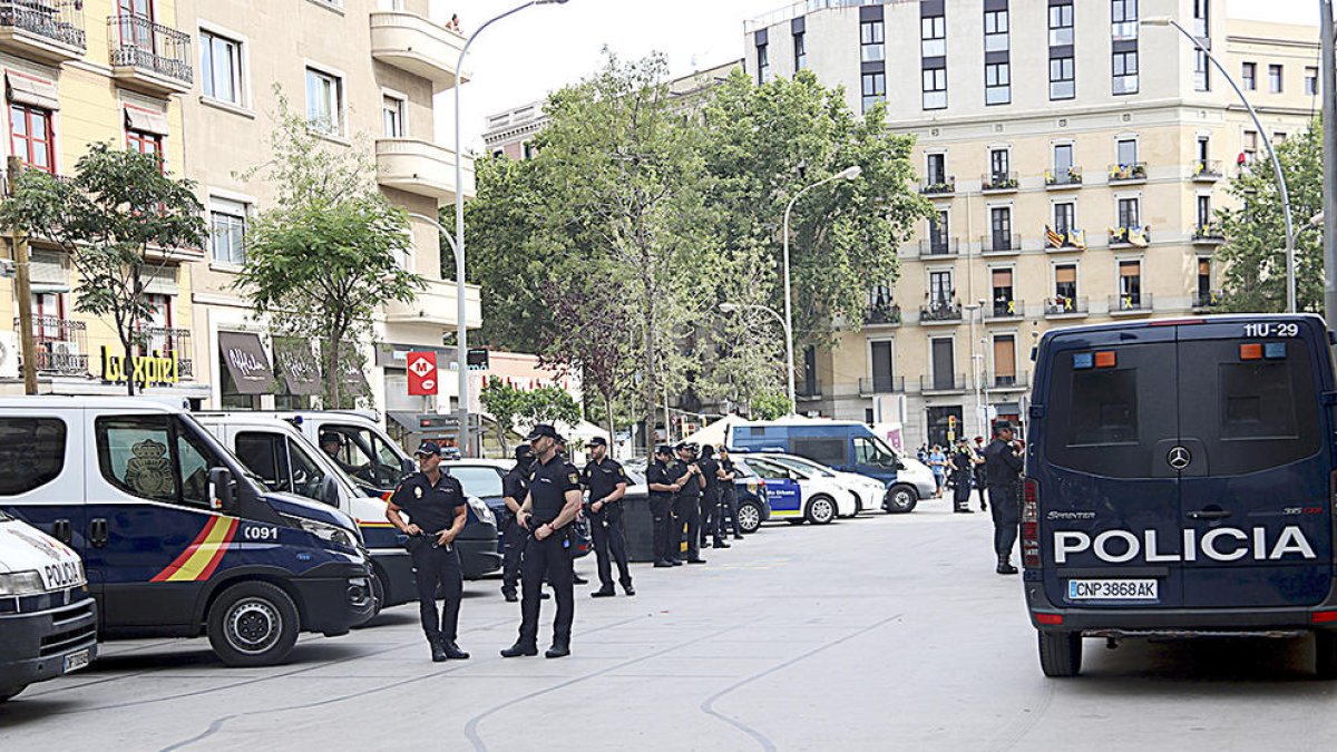 Macrooperació contra el tràfic de droga al Raval