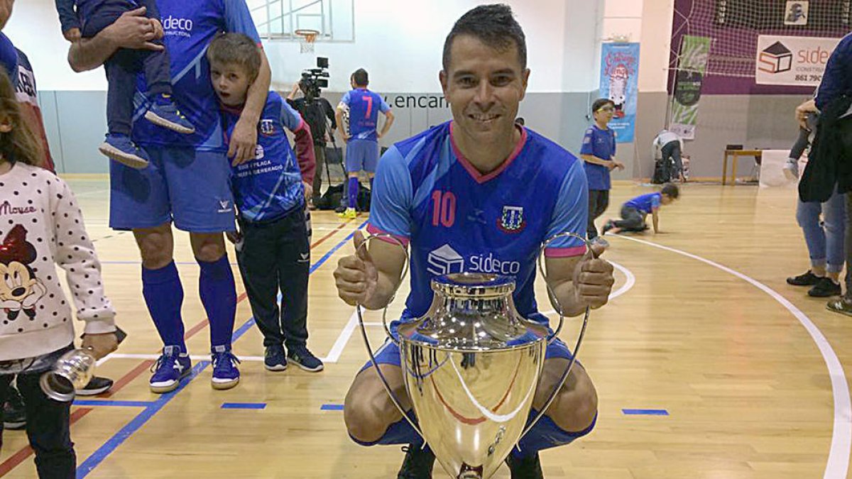 El 'conejo' Saviola guanya la segona lliga amb l'FC Encamp