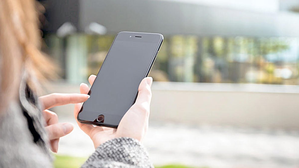 Trenta mesos de presó condicional per gravar dos avis masturbant-se