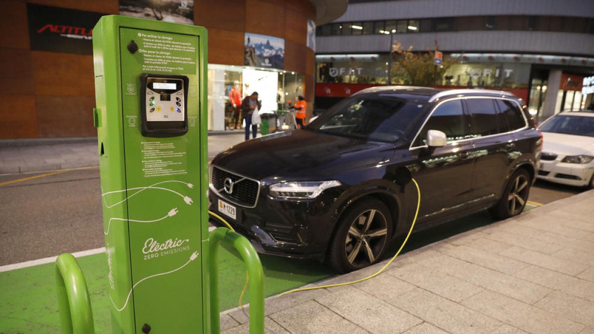 Les companyies elèctriques han instal·lat més de 60 carregadors