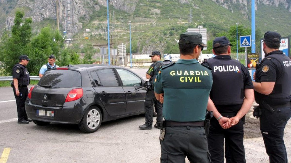 Controls amb França i Espanya per combatre el contraban