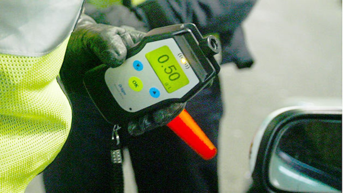Setze detinguts per conduir sota els efectes d'estupefaents o alcohol en set dies
