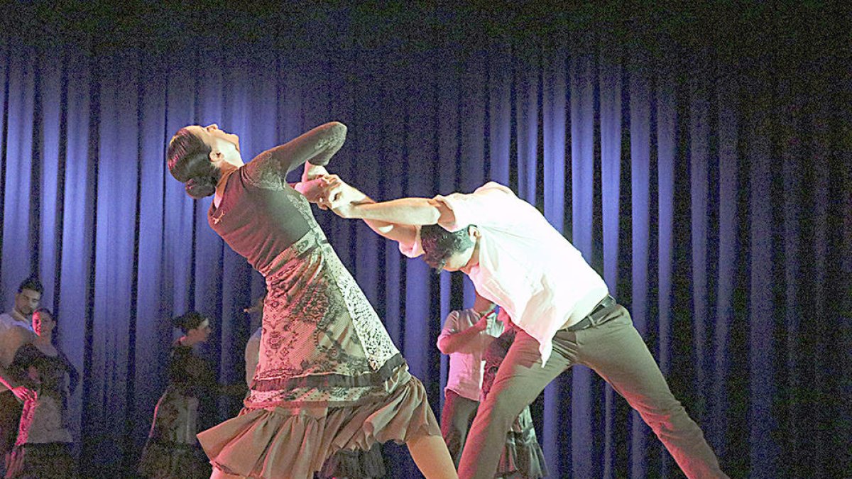 L'Esbart Sant Romà prepara la peça  'Encamp de gresca'