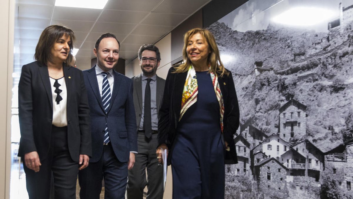 Conxita Marsol i Trini Marín formalitzen la candidatura de Xavier Espot