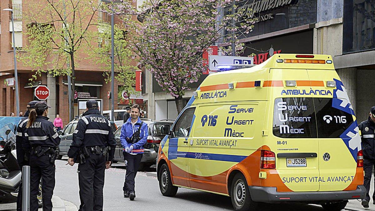 Donat d'alta l'home que va voler llançar-se d'una teulada