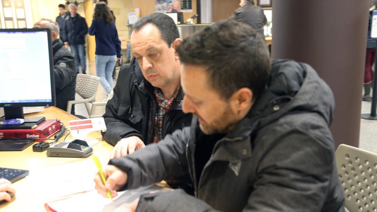 Els bombers no descarten anar a la Batllia per la mútua