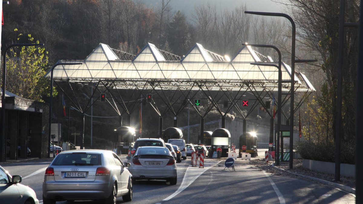 El nombre de transfronterers creix un 11,5%, fins als 1.602