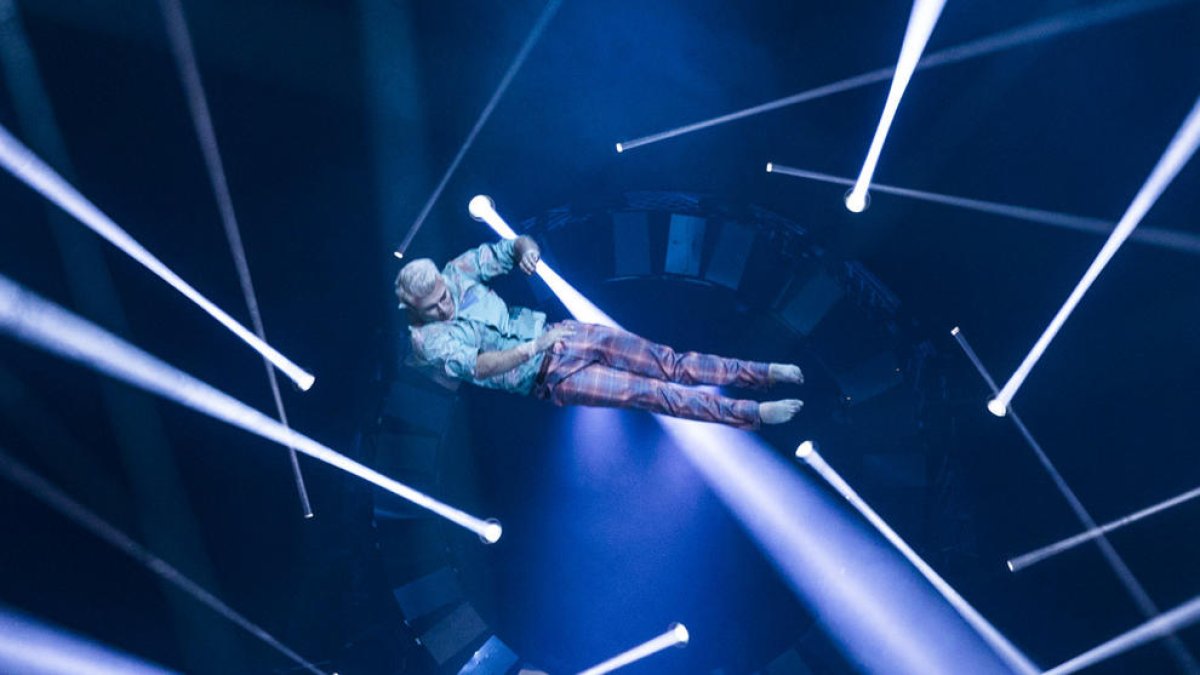 Arrenca l'espectacle Rebel del Cirque du Soleil