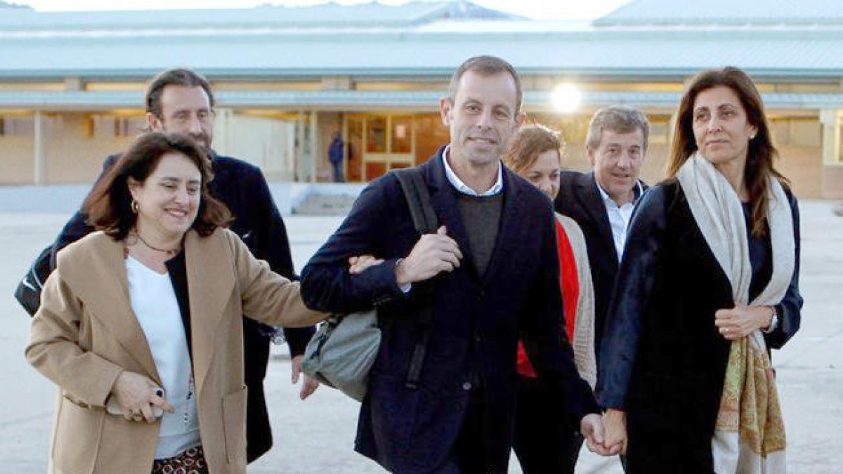 L'ambaixador a Madrid i un ministre van visitar Besolí a la presó