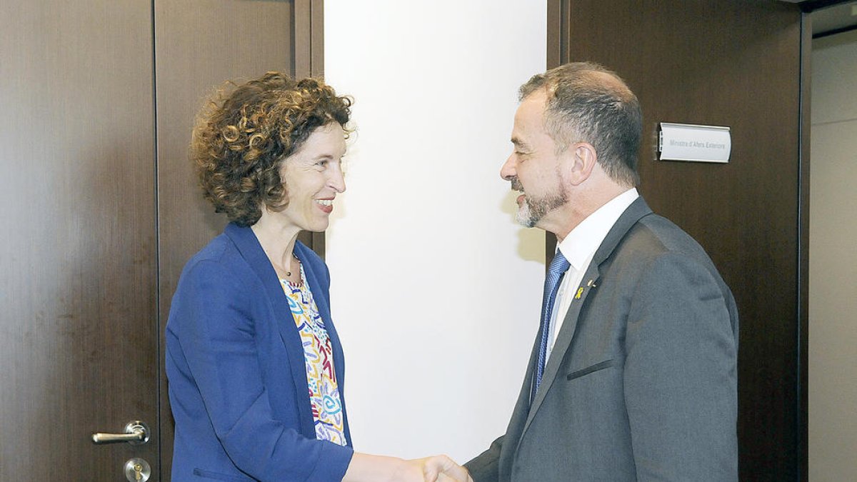 Ubach i Bosch tracten temes de cooperació