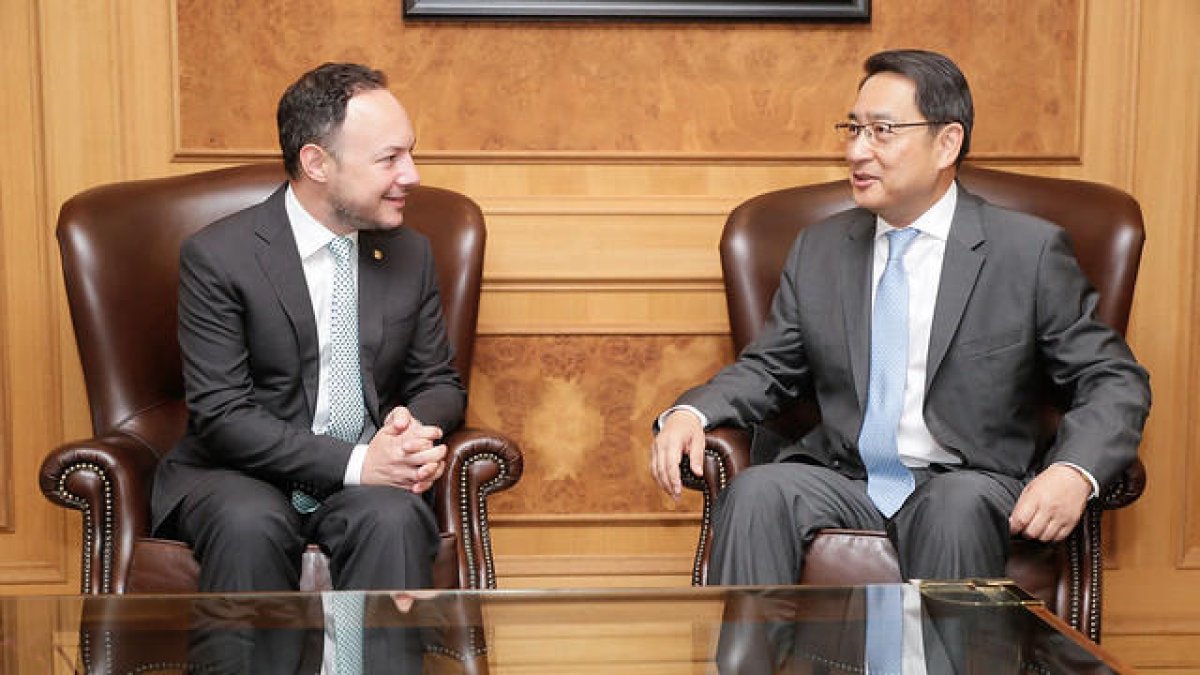 La Xina estudia noves oportunitats d'inversió al país