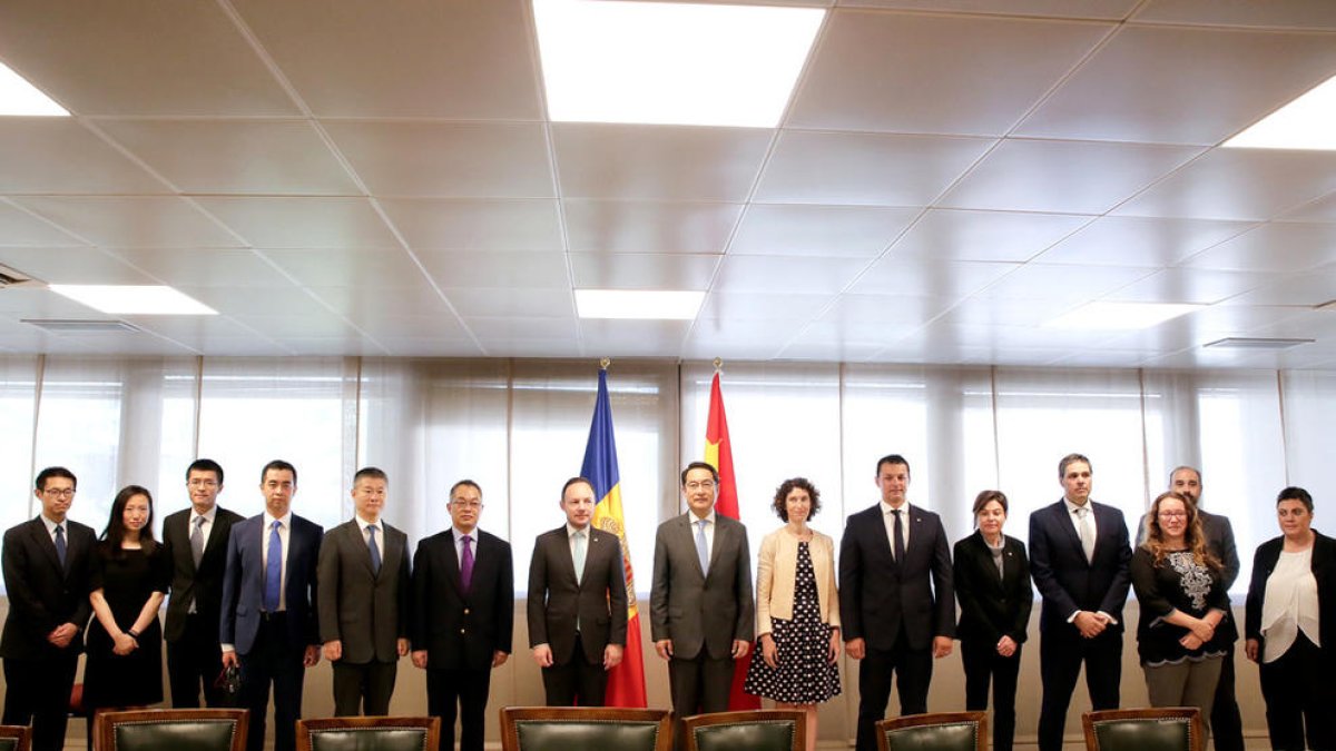 La Xina es mostra disposada a invertir en l'aeroport nacional