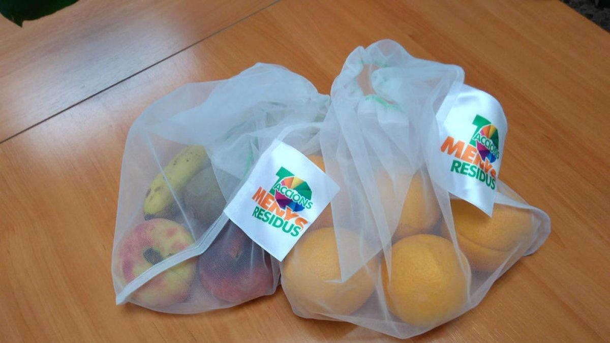 Campanya per a l'ús de bosses reutilitzables a la secció de fruita